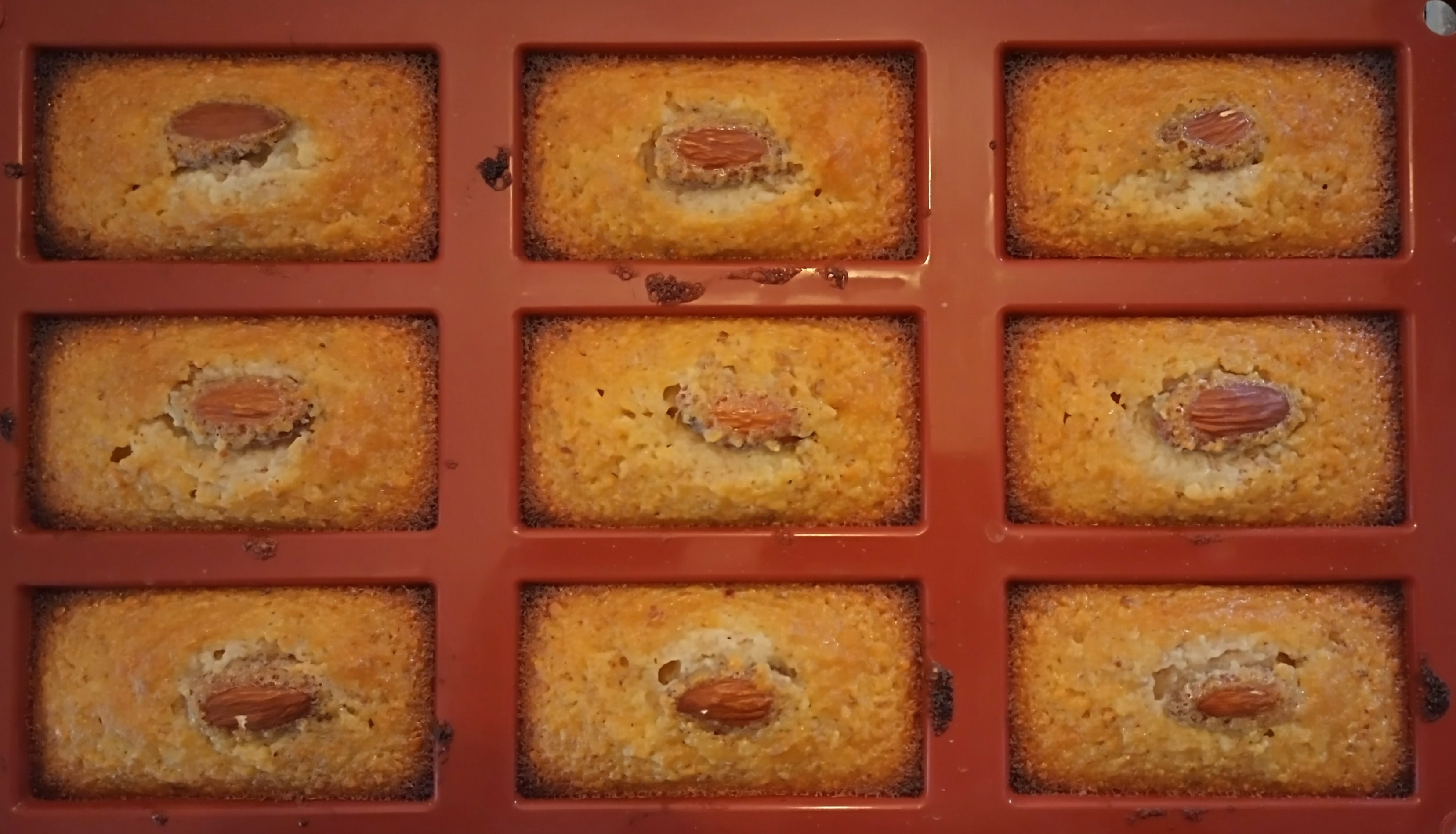 Financiers dans le moule après cuisson